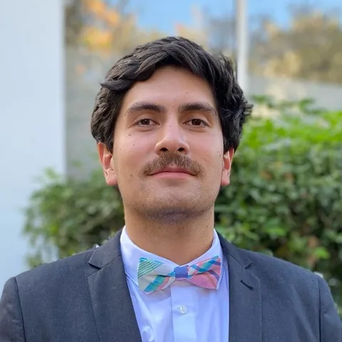 Santiago Vivallo, cirujano dentista